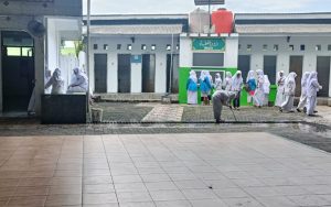 Gotong Royong para santri